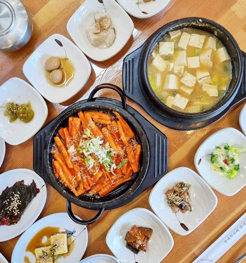 하동맛집 쉬어가기좋은날식당의 산채더덕구이정식으로 특별한 식사 즐기기